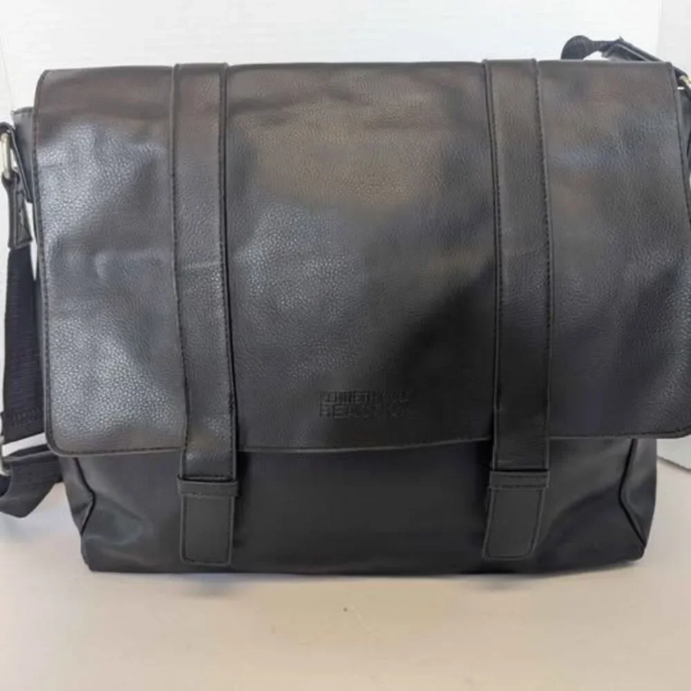 Kenneth Cole Reaction Black Leather Crossbody Messenger Bag Briefcase for Men
